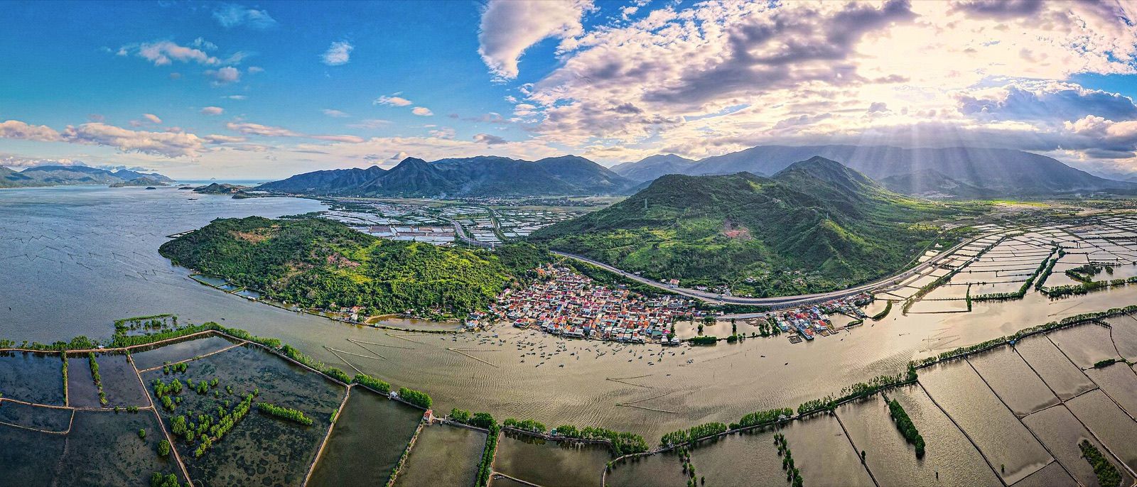 Đầm Nha Phu nhìn từ trên cao, Ninh Hòa